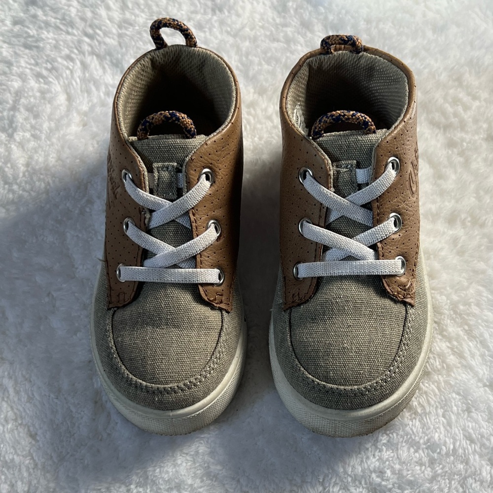 Boy's Oshkosh B'gosh worn just a couple of times